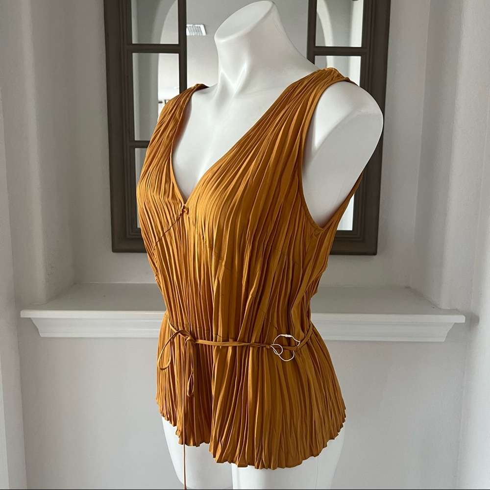 Vince Pleated Peplum Top Blouse in Gold Orange, Size M New with Tag - Picture 5 of 8